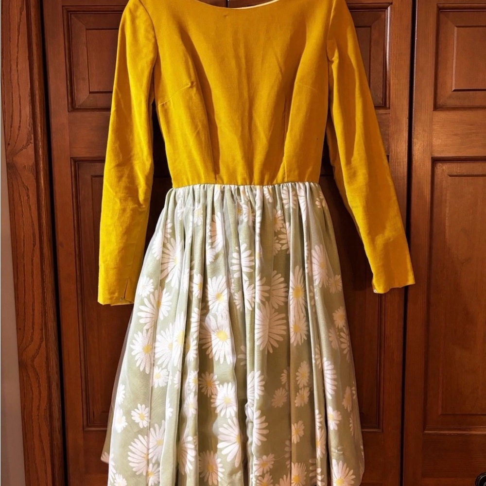 Vintage 1960s handmade Elegant Yellow and Green Floral Long Sleeve Dress